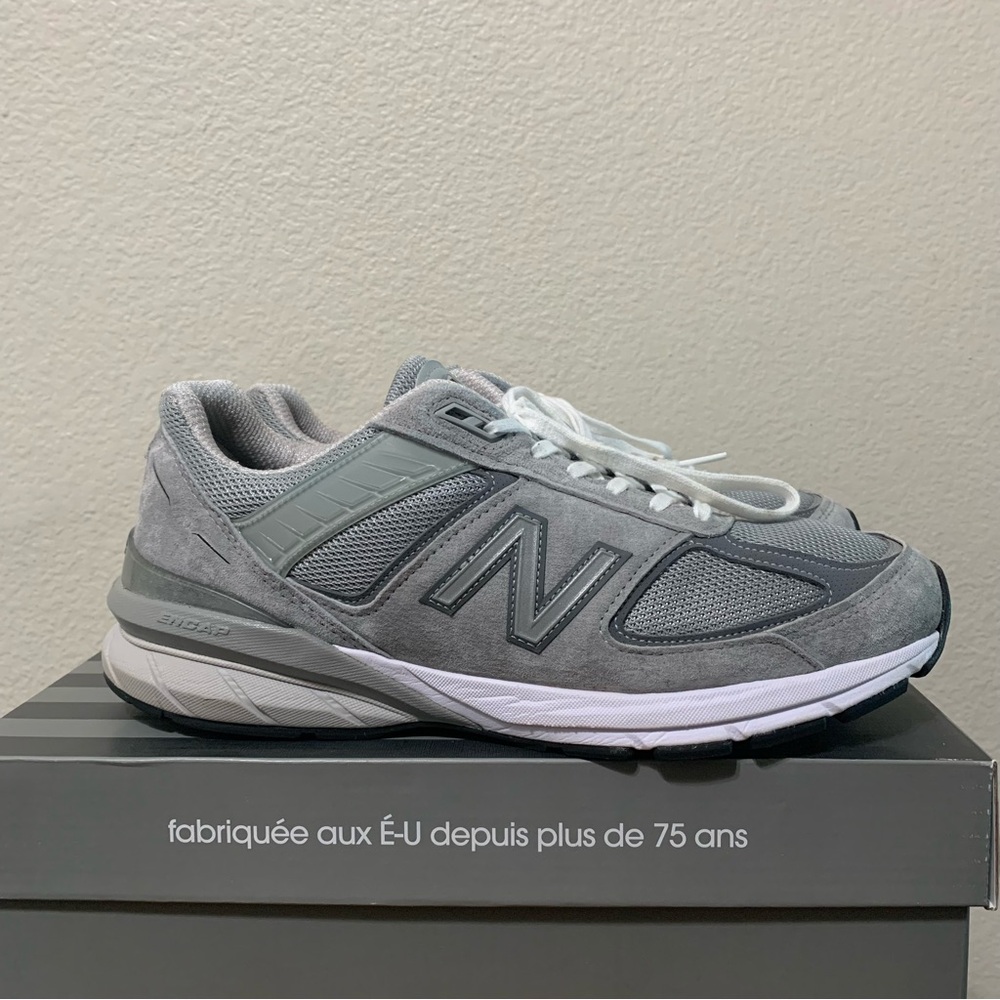 New Balance 990v5 size 10.5 2E (WIDE), Color Grey; M990GL5